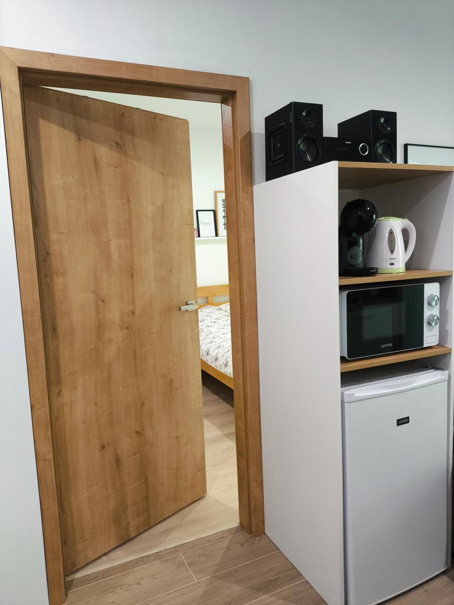 Apartman Ema Доновали Екстер'єр фото